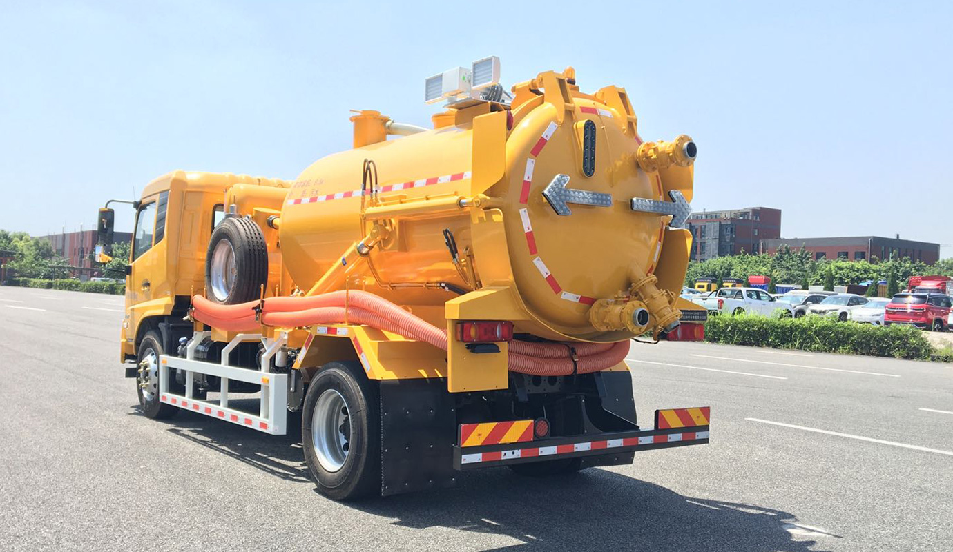 NDT5160GXW吸污車(chē)-3.jpg